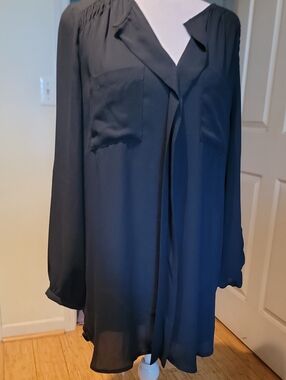Under Skies Women’s Black Long-Sleeve V-Neck Tunic